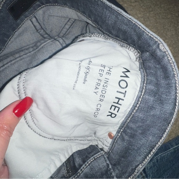 MOTHER The Insider Crop Step Fray Jeans Size 27 - Picture 6 of 6